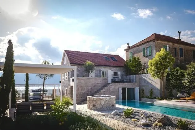 Villa, 3 Yatak Odası, Şömine