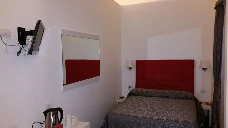 Comfort Tek Büyük Yataklı Oda