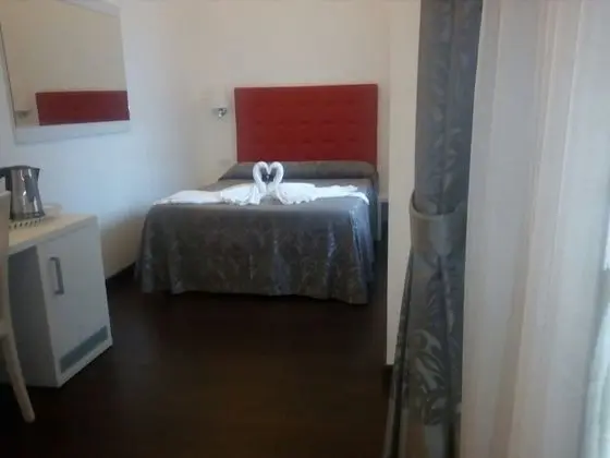 Comfort Tek Büyük Yataklı Oda