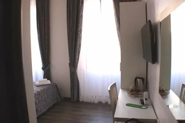 Comfort Tek Büyük Yataklı Oda