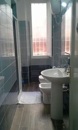 Tek Kişilik Oda, Ortak Banyo