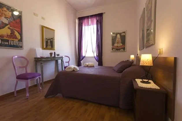 Tek Büyük Yataklı Oda, Ortak Banyo