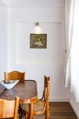 Aile Odası, Şehir Manzaralı