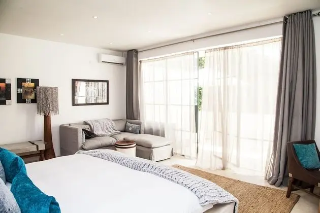 Deluxe Stüdyo Süit, Havuz Manzaralı