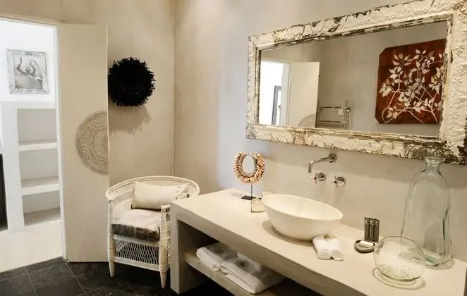 Deluxe Stüdyo Süit, Havuz Manzaralı