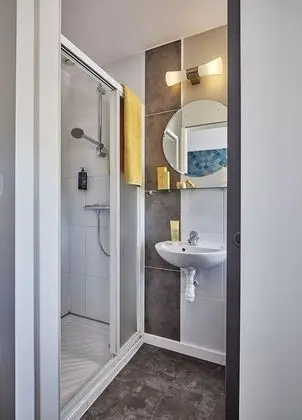 Tek Büyük Yataklı Oda, Sigara İçilmez