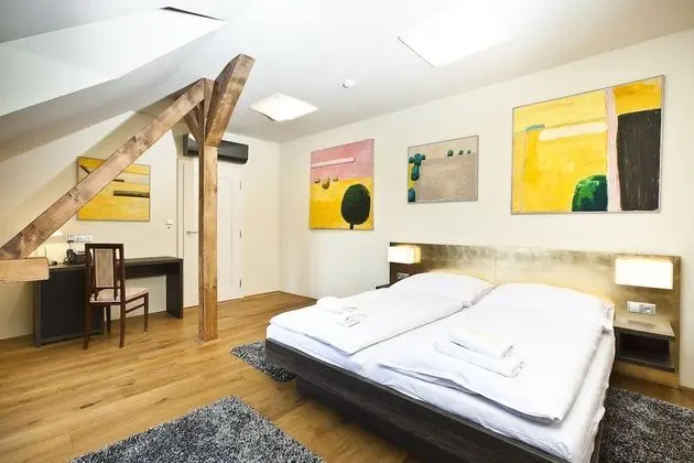 Comfort Tek Büyük Yataklı Oda