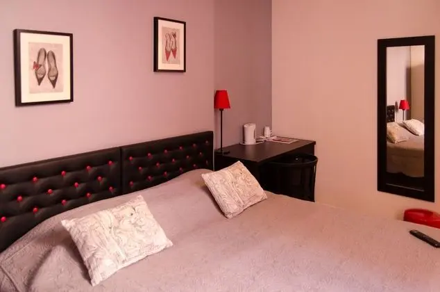 Standard Tek Büyük Yataklı Oda