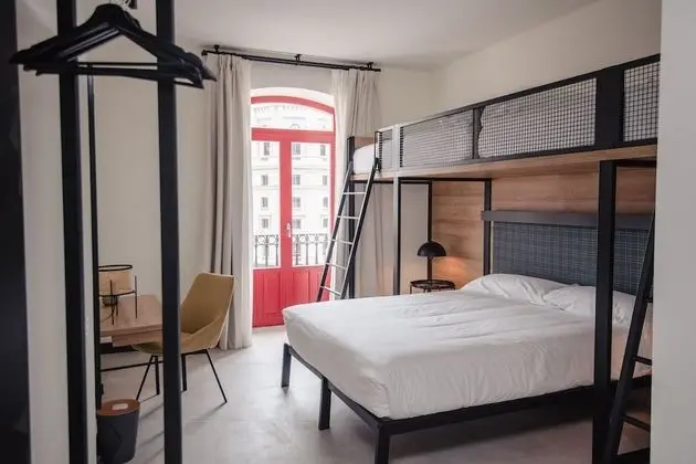 Family Dört Kişilik Oda