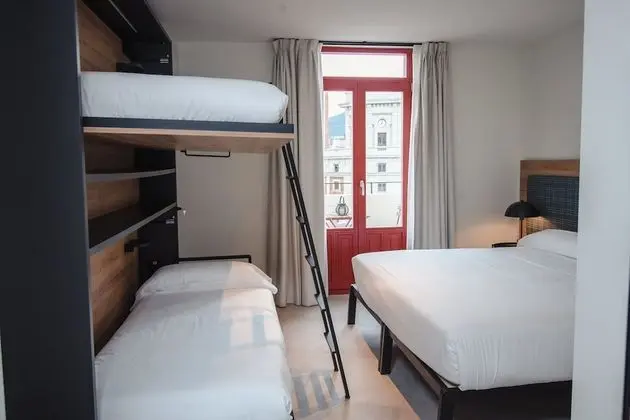 Standard Dört Kişilik Oda