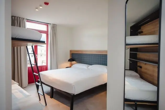 Standard Dört Kişilik Oda