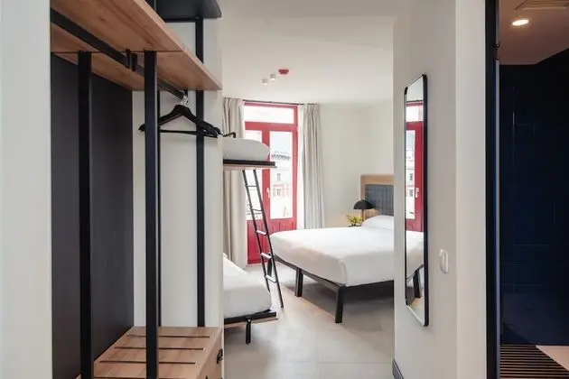 Standard Dört Kişilik Oda