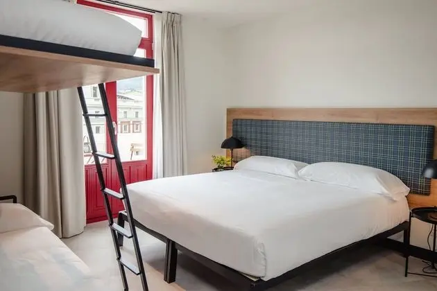 Standard Dört Kişilik Oda