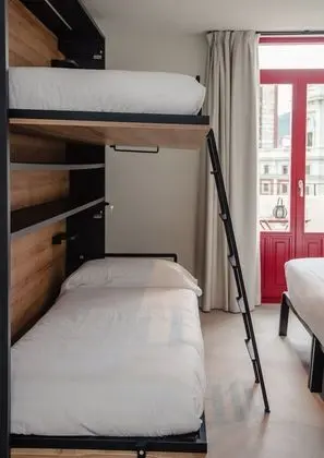 Standard Dört Kişilik Oda