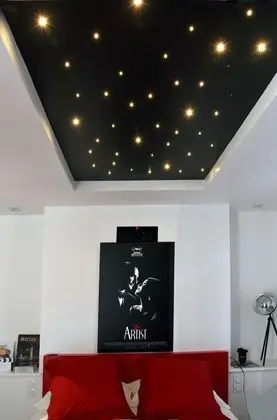 Deluxe Tek Büyük Yataklı Oda, Bahçe Manzaralı (Cinema)