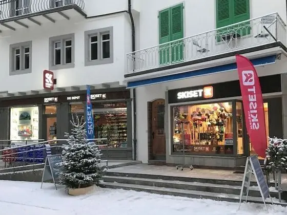 Ev
