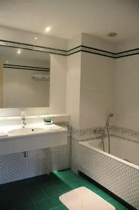 Premium Tek Büyük veya İki Ayrı Yataklı Oda, Özel Banyo