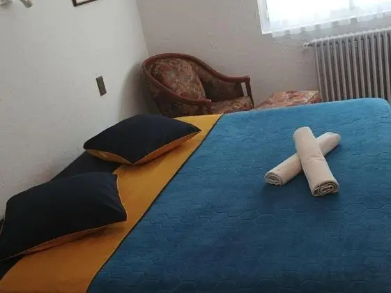 Premium Tek Büyük Yataklı Oda