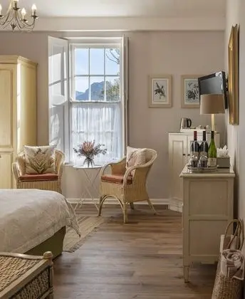 Tek Büyük veya İki Ayrı Yataklı Oda, 1 En Büyük (King) Boy Yatak