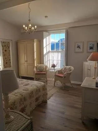 Tek Büyük veya İki Ayrı Yataklı Oda, 1 En Büyük (King) Boy Yatak