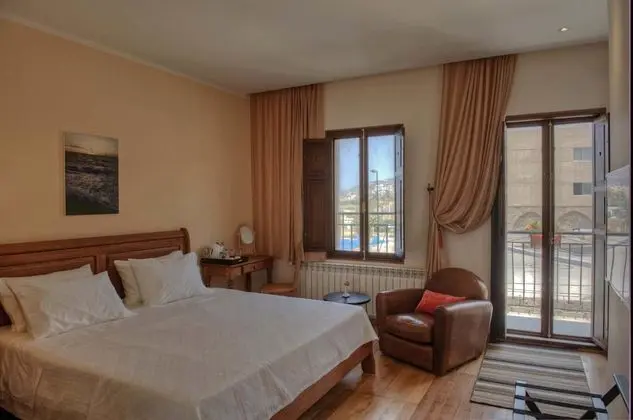 Standard Tek Büyük Yataklı Oda, Balkon, Kısmi Deniz Manzaralı