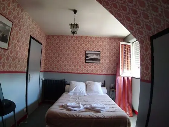 Tek Büyük Yataklı Oda, Havuz Manzaralı (Pop)