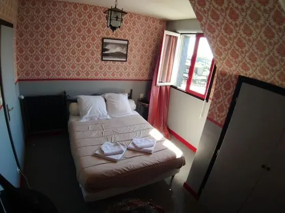 Tek Büyük Yataklı Oda, Havuz Manzaralı (Pop)