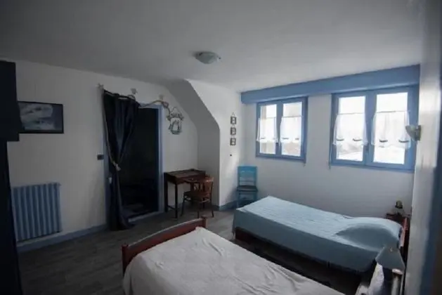 Tek Büyük Yataklı Oda, Havuz Manzaralı (Pop)