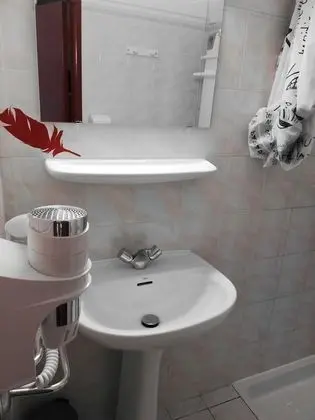 Tek Büyük veya İki Ayrı Yataklı Oda, Özel Banyo, Dağ Manzaralı (hôtel 2 étoiles)