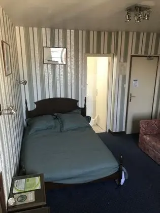 Family Tek Büyük veya İki Ayrı Yataklı Oda