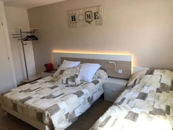 Üç Kişilik Oda