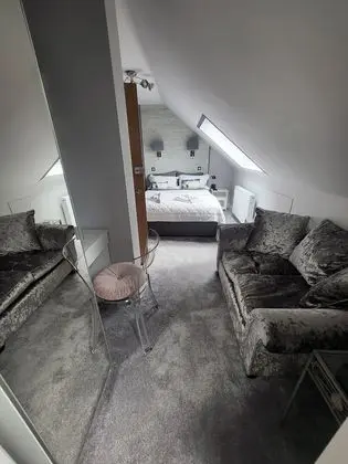 Tek Büyük Yataklı Oda