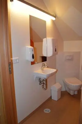 Basic İki Ayrı Yataklı Oda, Ortak Banyo