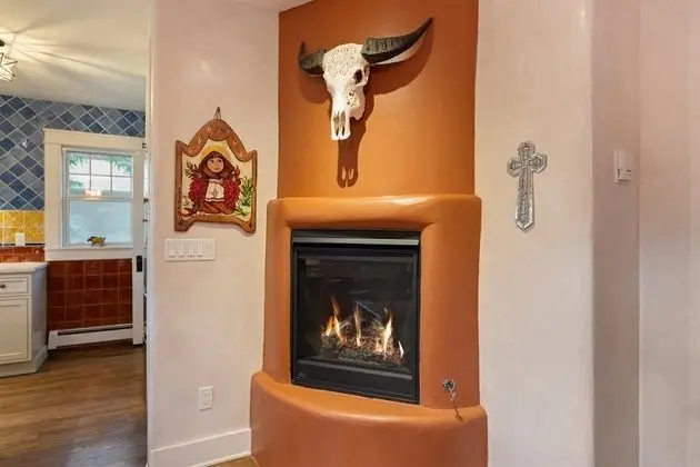 Ev (Laughing Llama - Luxury Home Two Bloc)