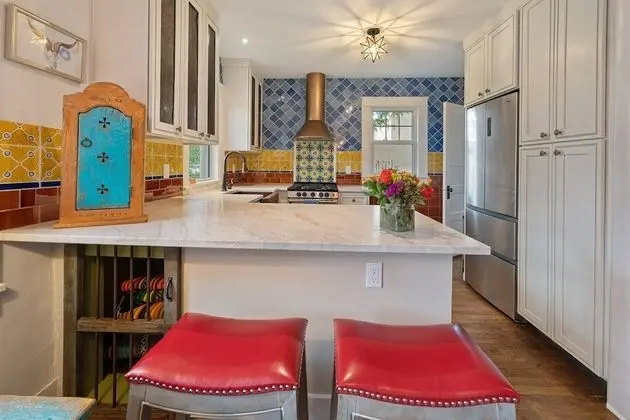Ev (Laughing Llama - Luxury Home Two Bloc)