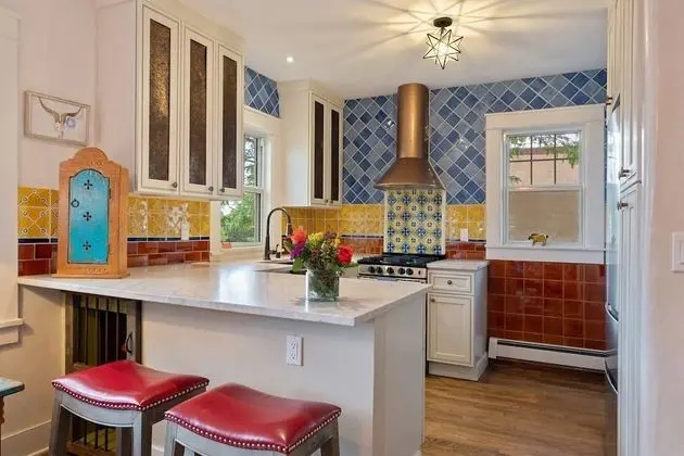 Ev (Laughing Llama - Luxury Home Two Bloc)