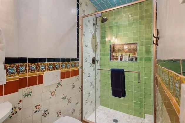 Ev (Laughing Llama - Luxury Home Two Bloc)