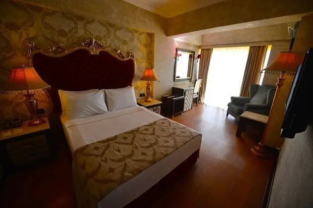 Economy Room