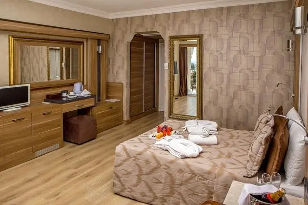 Standard Double or Twin Room, Garden View