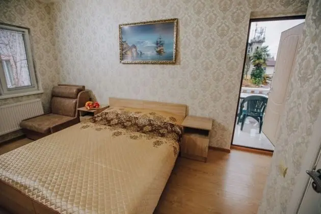 Üç Kişilik Oda, Balkon