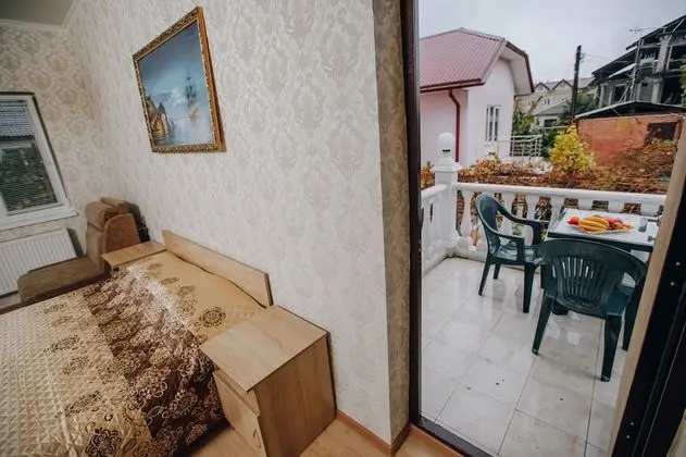 Üç Kişilik Oda, Balkon