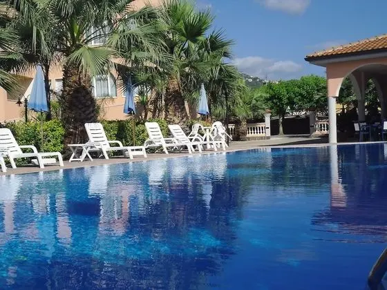Ev