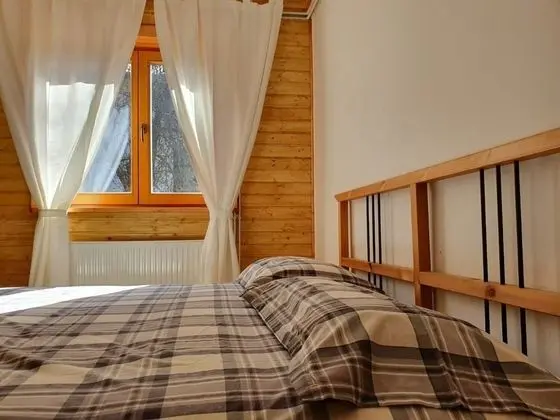 Ev (Laura - wooden house - H(4+2))