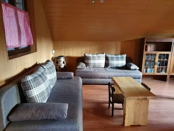 Ev (Laura - wooden house - H(4+2))