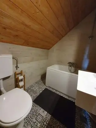 Ev (Laura - wooden house - H(4+2))