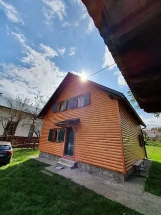 Ev (Laura - wooden house - H(4+2))