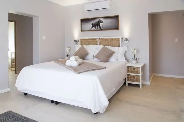 Lavender : Erica Studio Room (11)
