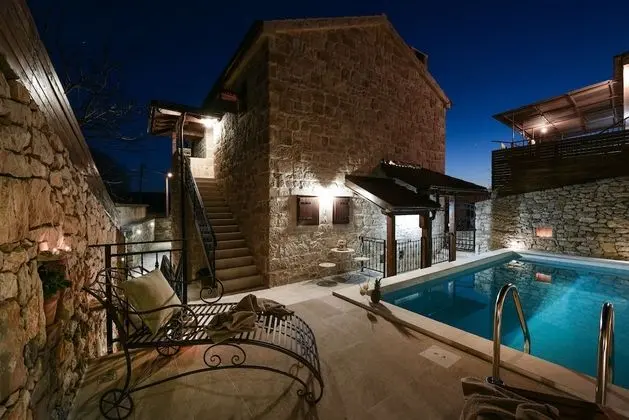 Villa, Sigara İçilebilir