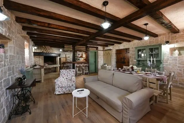 Villa, Sigara İçilebilir