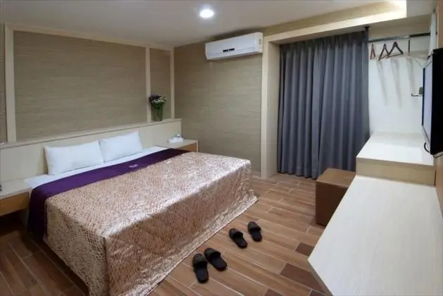 Design Tek Büyük Yataklı Oda